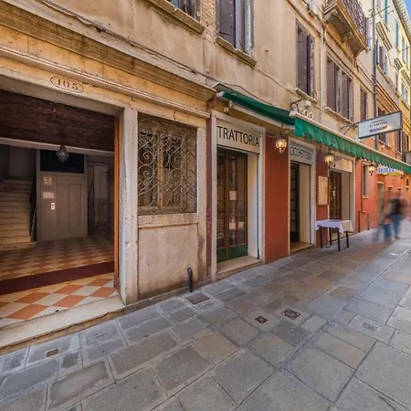 Most Convenient Apartment In Venice-3